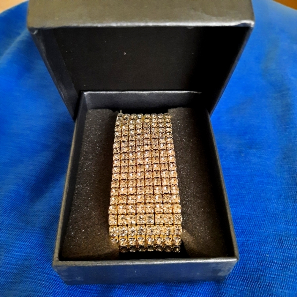 Braclet pick 3 for $25